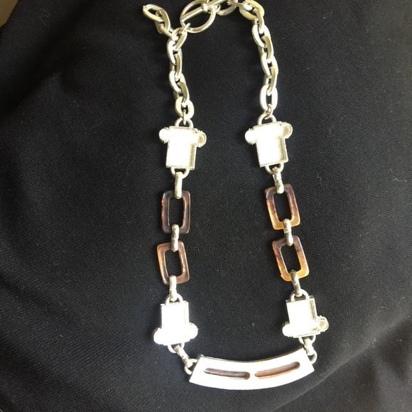 Pretty light and dark amber marbled necklace. - Picture 3 of 4